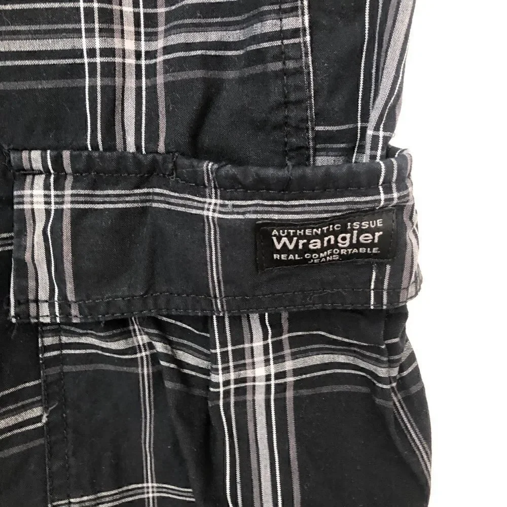 Wrangler Size 48 Black Shorts!